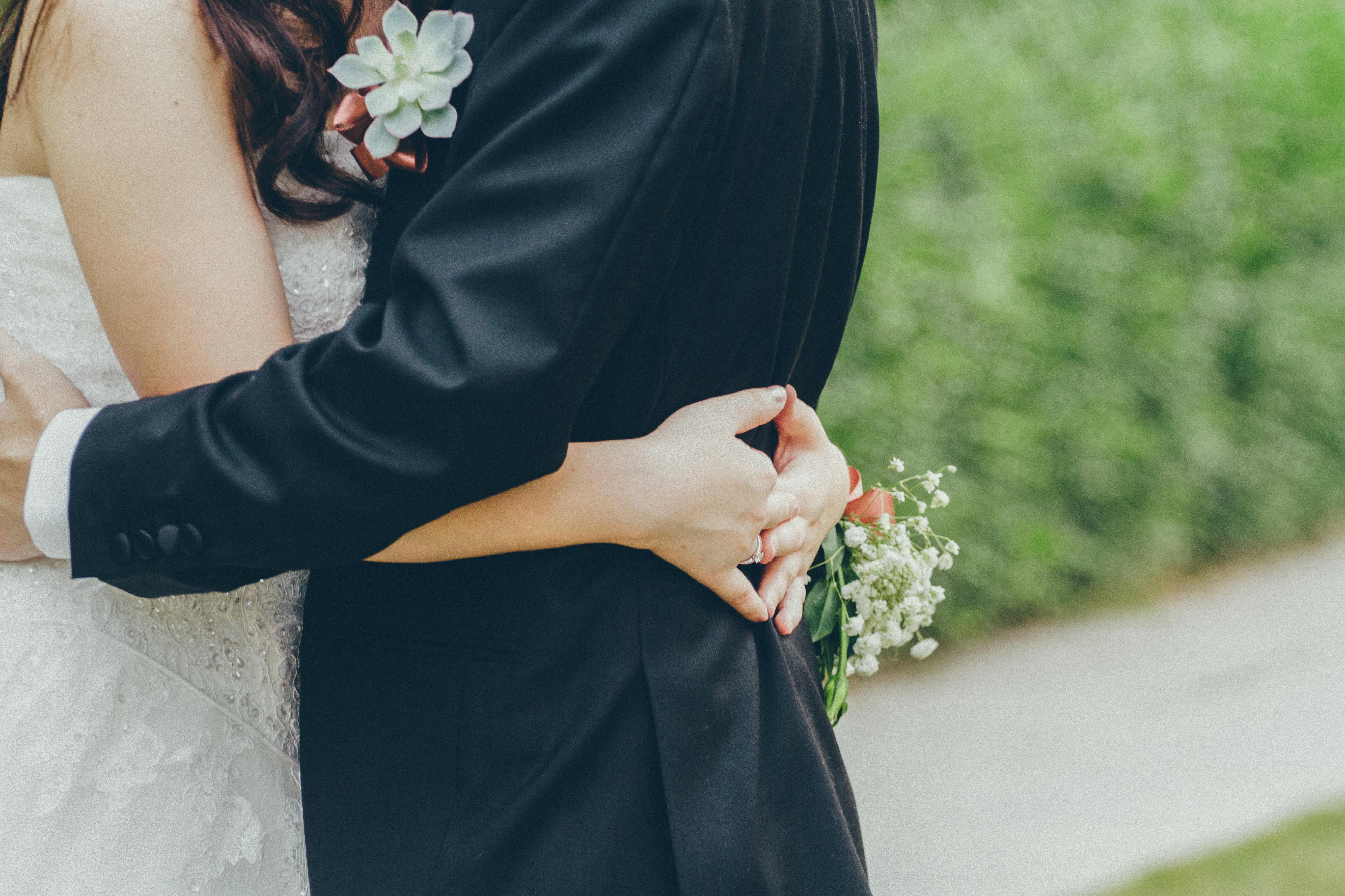 Wedding & Engagement Gifts NZ – Personalized Keepsakes – Gift World